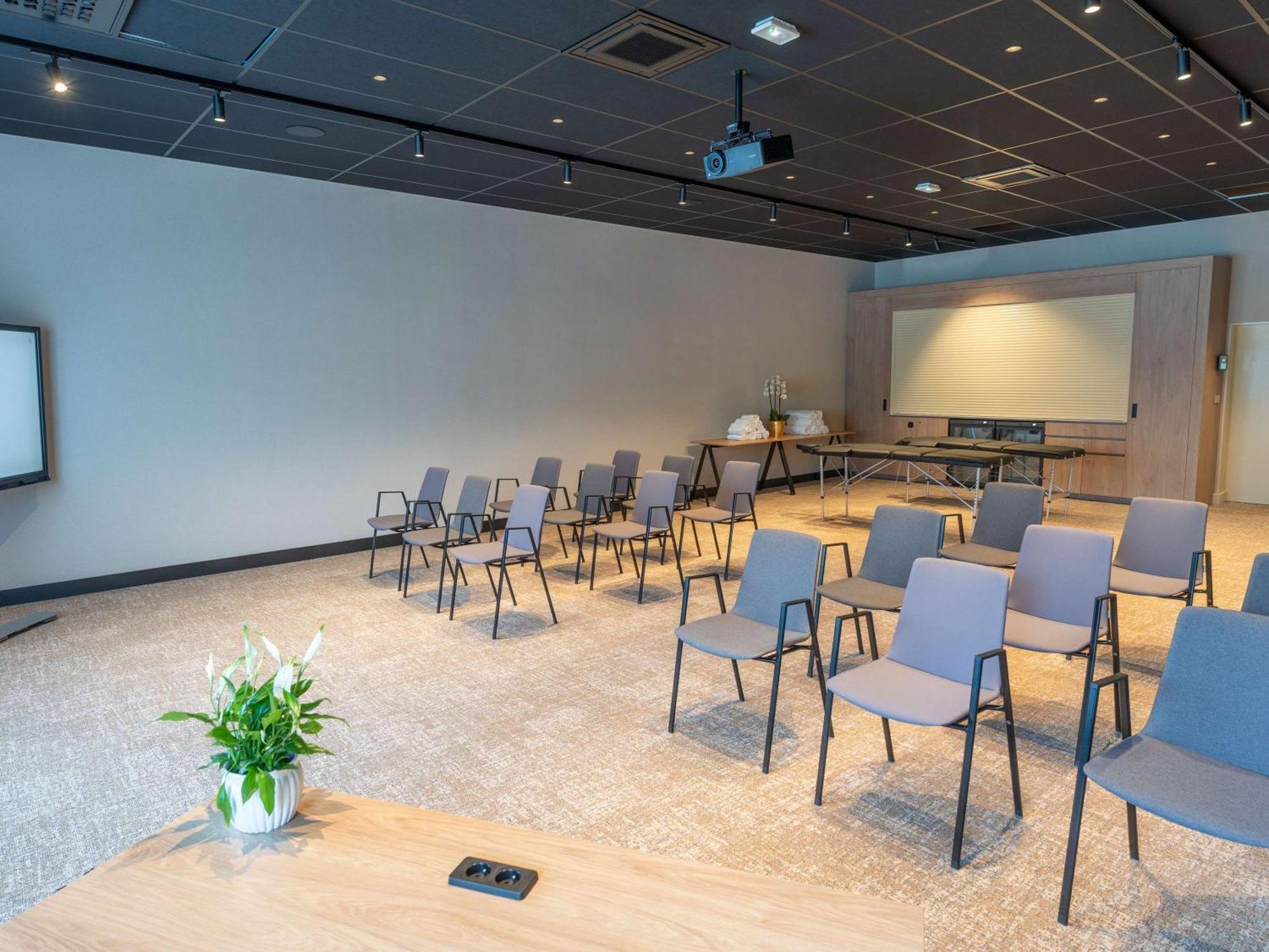 Novotel Angers Lac De Maine Екстер'єр фото
